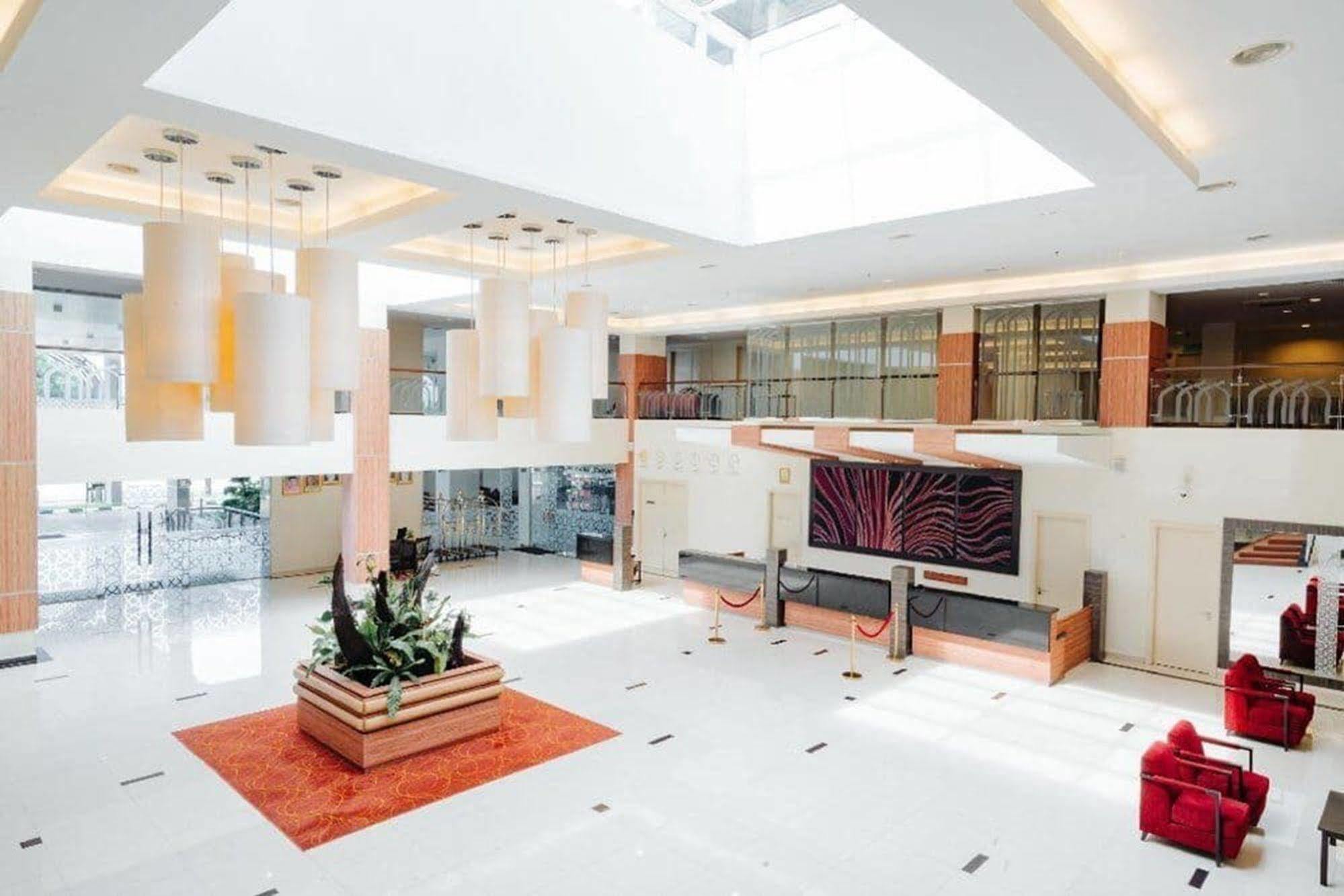 Raia Hotel & Convention Centre Terengganu Куала-Тренгану Екстер'єр фото